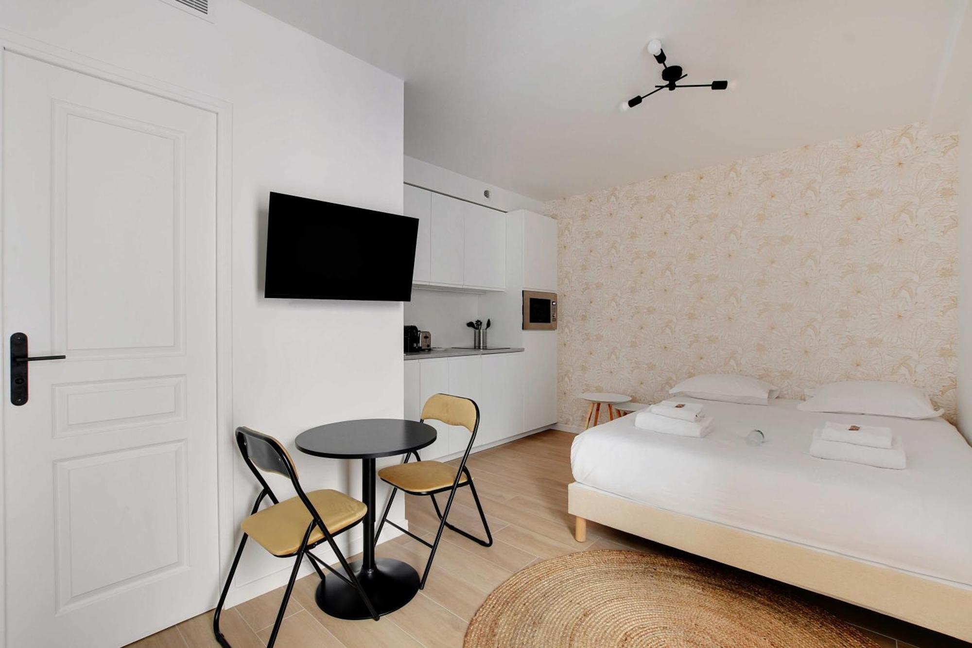 Newly Renovated Appartements Residence Republique Paris Exterior photo